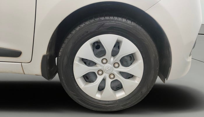 2015 Hyundai Xcent S 1.2, Petrol, Manual, 25,456 km, Right Front Wheel