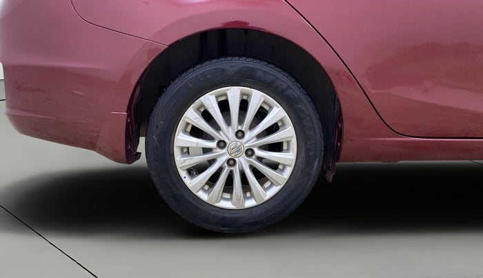 2015 Maruti Ciaz ZXI, Petrol, Manual, 1,05,263 km, Right Rear Wheel