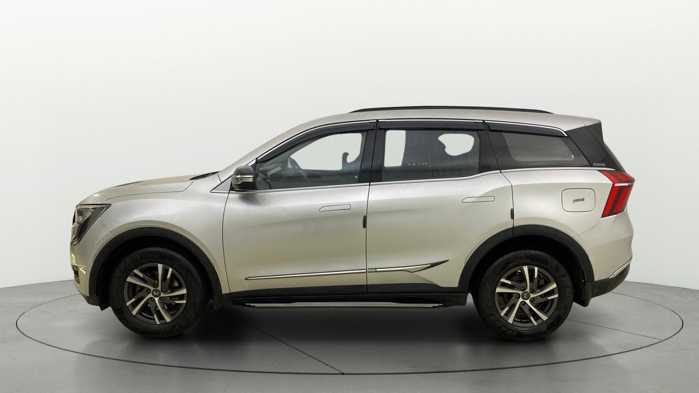 2022 Mahindra XUV700 AX 5 P AT 5 STR, Petrol, Automatic, 26,584 km, Left Side
