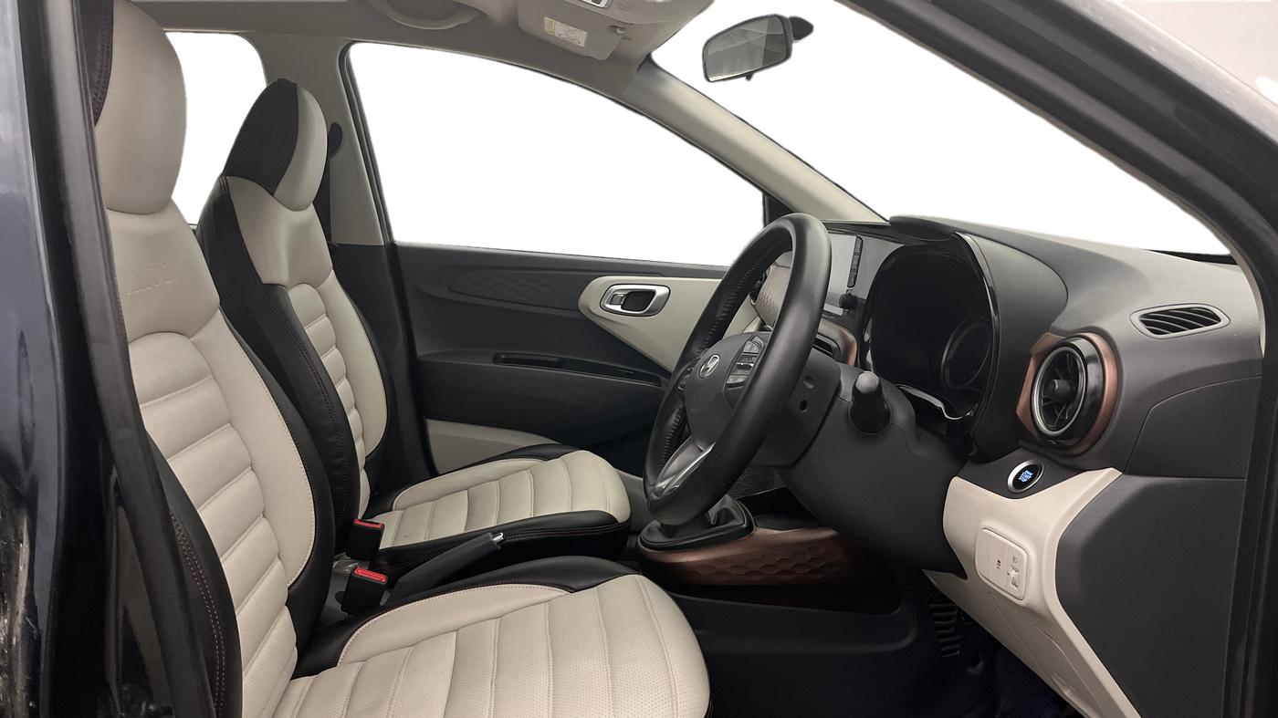 2023 Hyundai AURA SX 1.2, Petrol, Manual, 23,860 km, Right Side Front Door Cabin