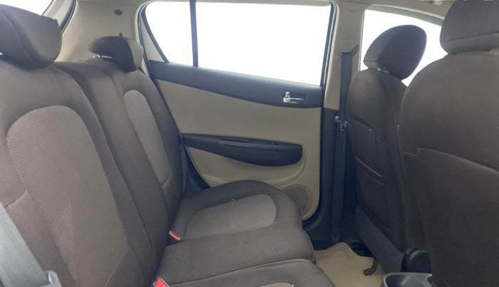 2012 Hyundai i20 ASTA 1.4 CRDI, Diesel, Manual, 64,145 km, Right Side Rear Door Cabin