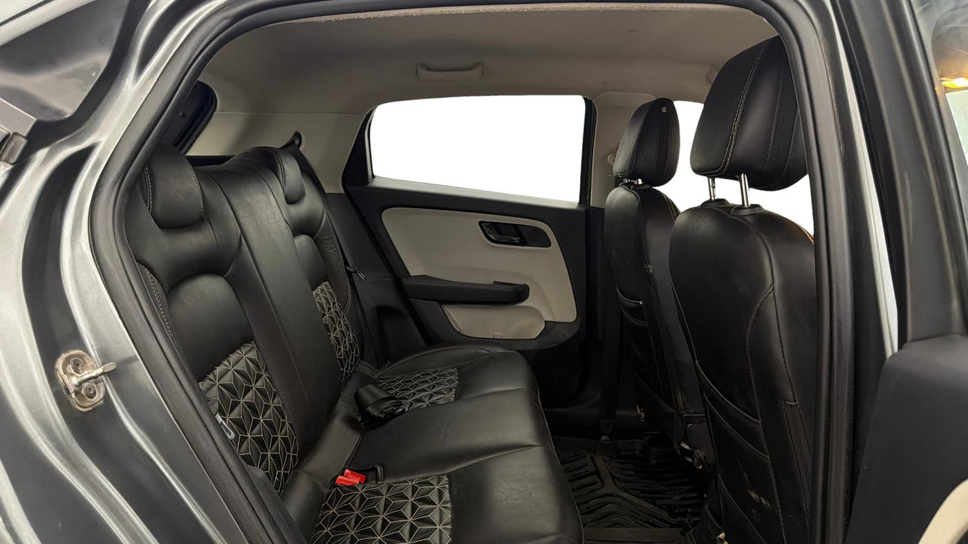 2021 Tata ALTROZ XT PETROL, Petrol, Manual, 92,863 km, Right Side Rear Door Cabin