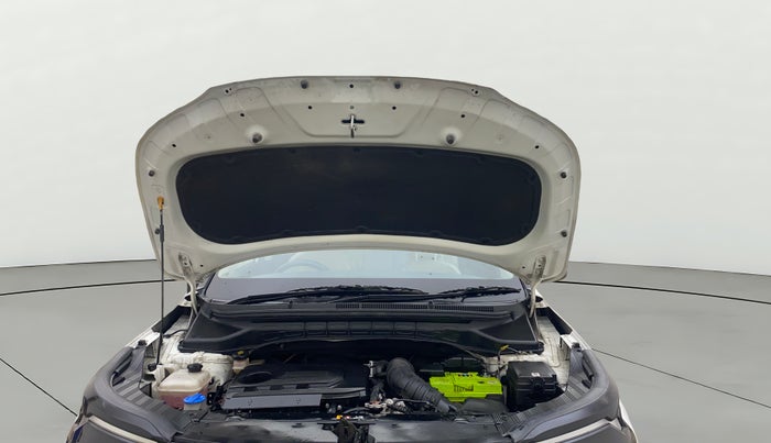 2022 KIA CARENS LUXURY PLUS 1.5 DIESEL AT 7 STR, Diesel, Automatic, 1,22,983 km, Open Bonet