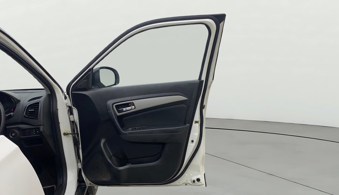 2019 Maruti Vitara Brezza ZDI PLUS AMT, Diesel, Automatic, 1,08,164 km, RHS Front Door