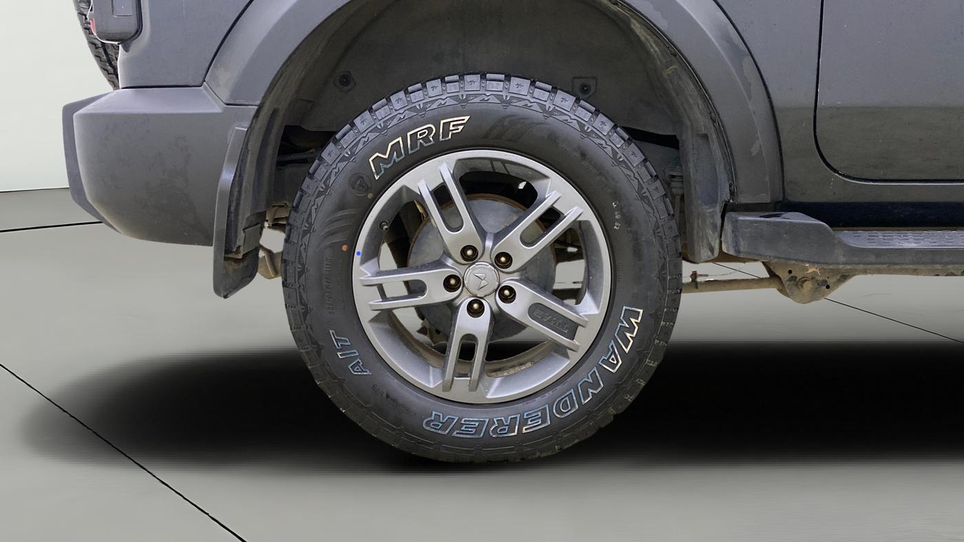 2023 Mahindra Thar LX D AT 4WD HT, Diesel, Automatic, 34,028 km, Right Rear Wheel