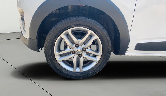 2020 Renault TRIBER RXZ, Petrol, Manual, 82,282 km, Left Front Wheel