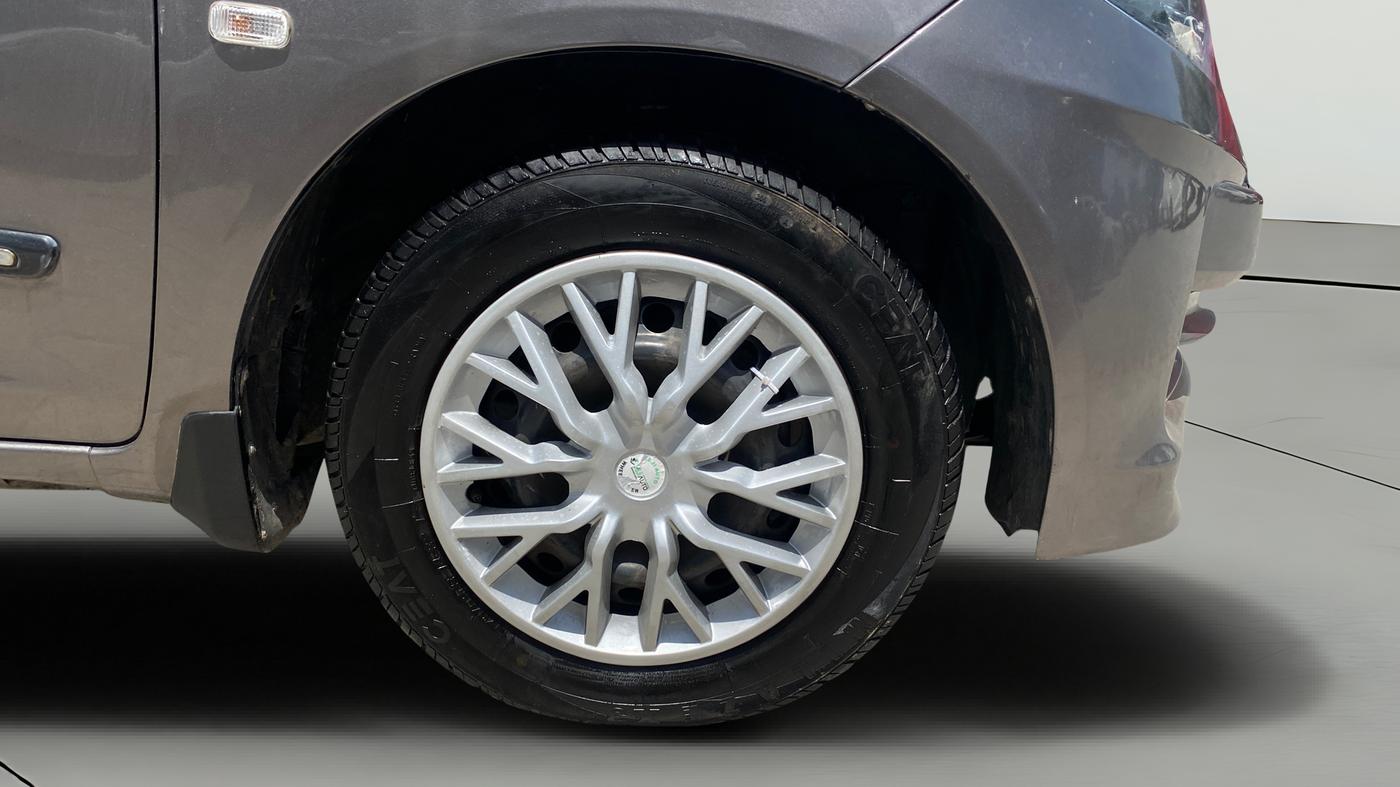 2013 Honda Amaze 1.5L I-DTEC S, Diesel, Manual, 55,585 km, Right Front Wheel