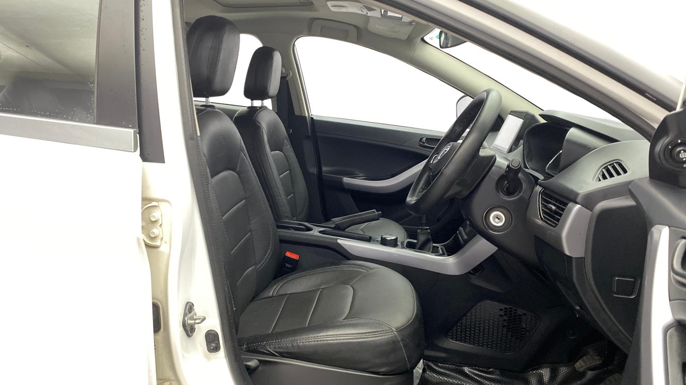 2021 Tata NEXON XM SUNROOF PETROL, Petrol, Manual, 18,367 km, Right Side Front Door Cabin