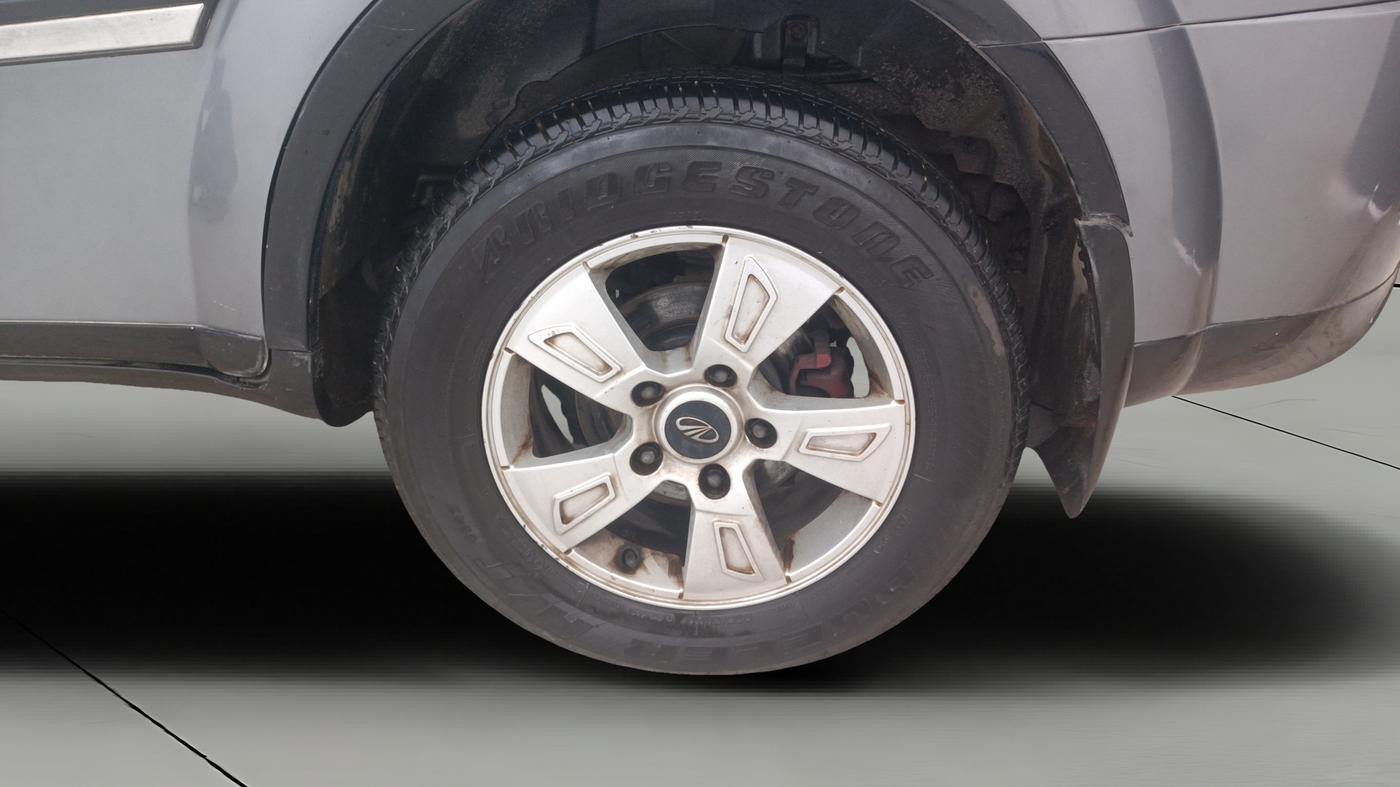 2014 Mahindra XUV500 W8, Diesel, Manual, 92,798 km, Left Rear Wheel