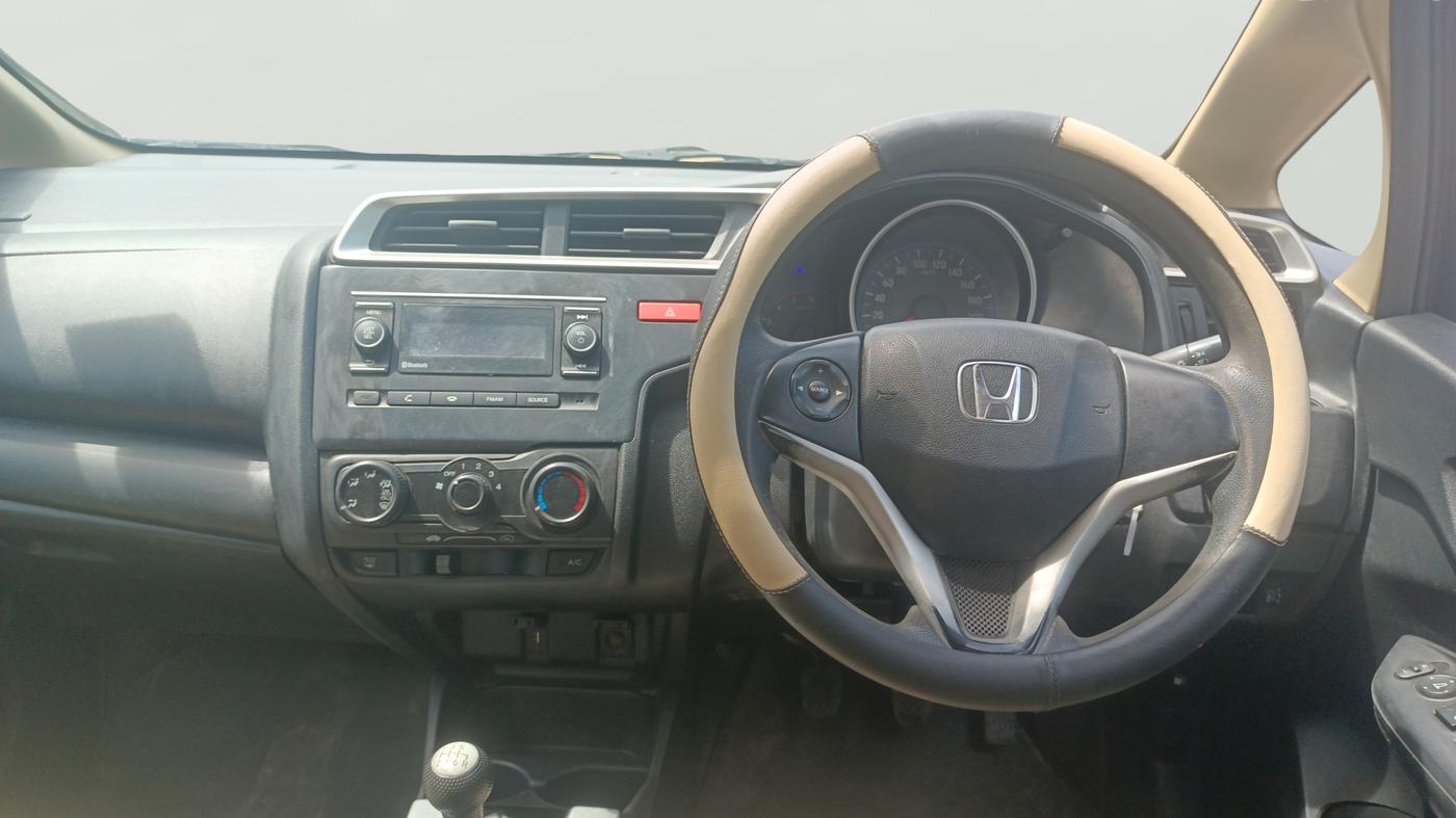 2015 Honda Jazz 1.5L I-DTEC S, Diesel, Manual, 1,38,105 km, Steering Wheel Close Up