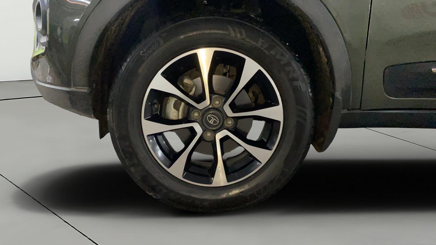 2020 Tata NEXON XZA PLUS DIESEL, Diesel, Automatic, 73,309 km, Left Front Wheel