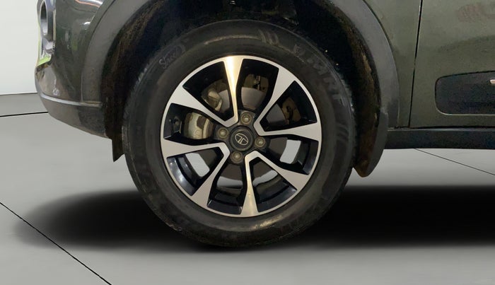 2020 Tata NEXON XZA PLUS DIESEL, Diesel, Automatic, 73,298 km, Left Front Wheel