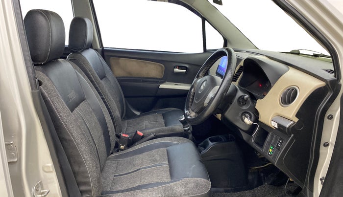 2017 Maruti Wagon R 1.0 LXI CNG, CNG, Manual, 86,321 km, Right Side Front Door Cabin