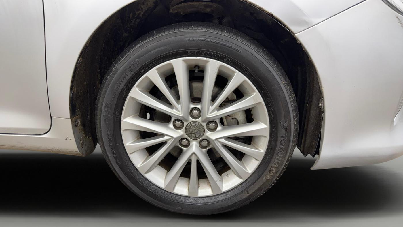2016 Toyota Camry HYBRID, Hybrid, Automatic, 63,113 km, Right Front Wheel