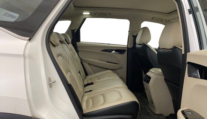 2022 MG HECTOR SHARP HYBRID 1.5 PETROL, Petrol, Manual, 81,106 km, Right Side Rear Door Cabin