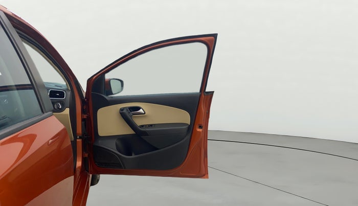 2015 Volkswagen Polo HIGHLINE1.5L, Diesel, Manual, 81,615 km, RHS Front Door