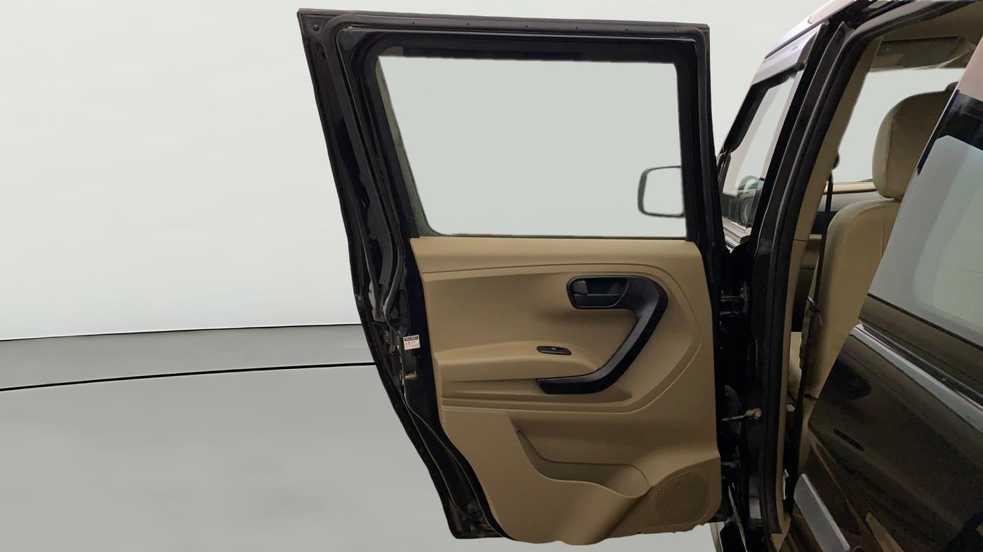 2022 Mahindra BOLERO NEO N 8, Diesel, Manual, 13,391 km, LHS Rear Door