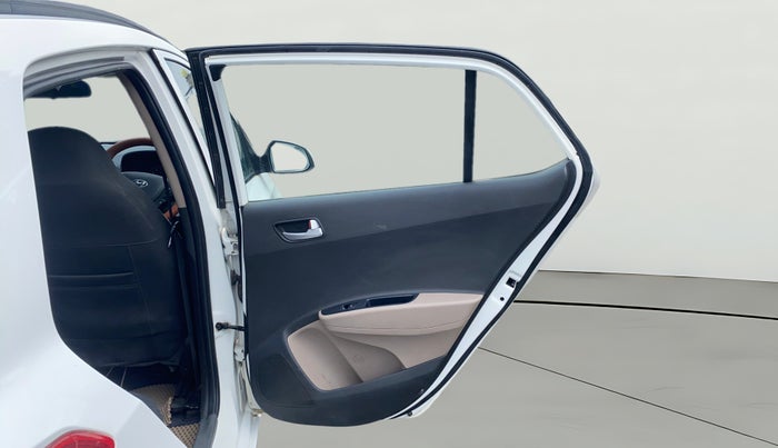 2017 Hyundai Grand i10 SPORTZ (O) 1.2 KAPPA VTVT, Petrol, Manual, 67,512 km, RHS Rear Door