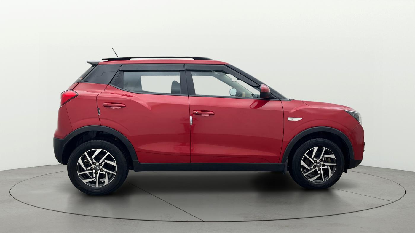 2022 Mahindra XUV300 W6 1.5 Diesel, Diesel, Manual, 72,136 km, Right Side View