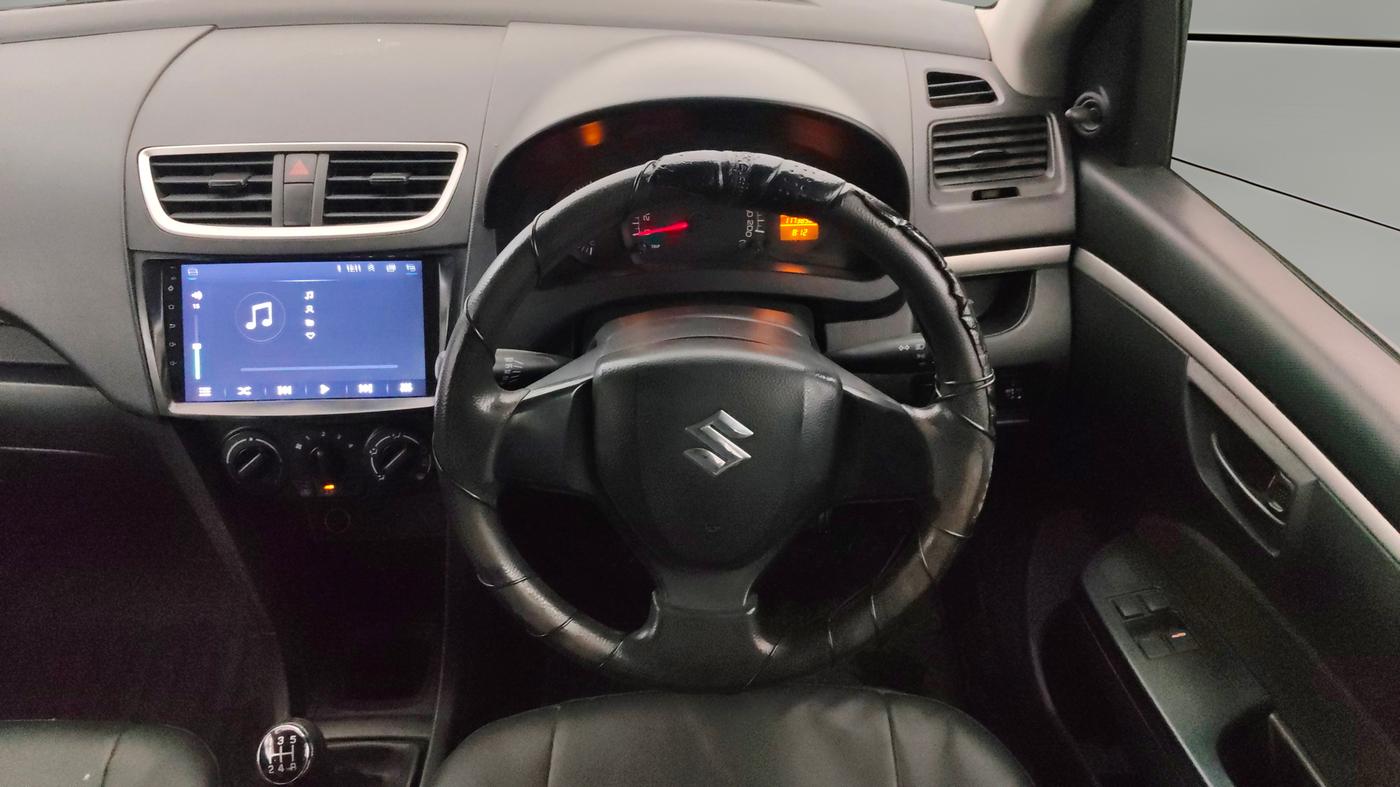 2016 Maruti Swift LXI, Petrol, Manual, 1,17,371 km, Steering Wheel Close Up