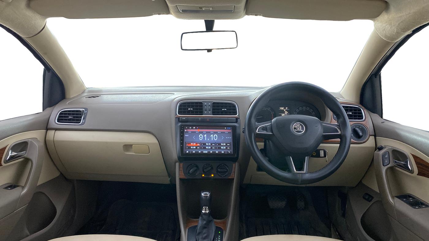 2014 Skoda Rapid 1.6 MPI AMBITION PLUS AT, Petrol, Automatic, 62,551 km, Dashboard