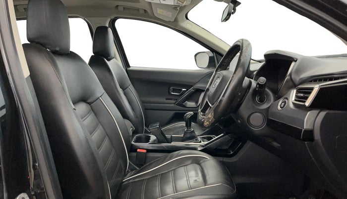 2022 Tata Harrier XT PLUS 2.0L KRYOTEC DARK EDITON, Diesel, Manual, 89,505 km, Right Side Front Door Cabin