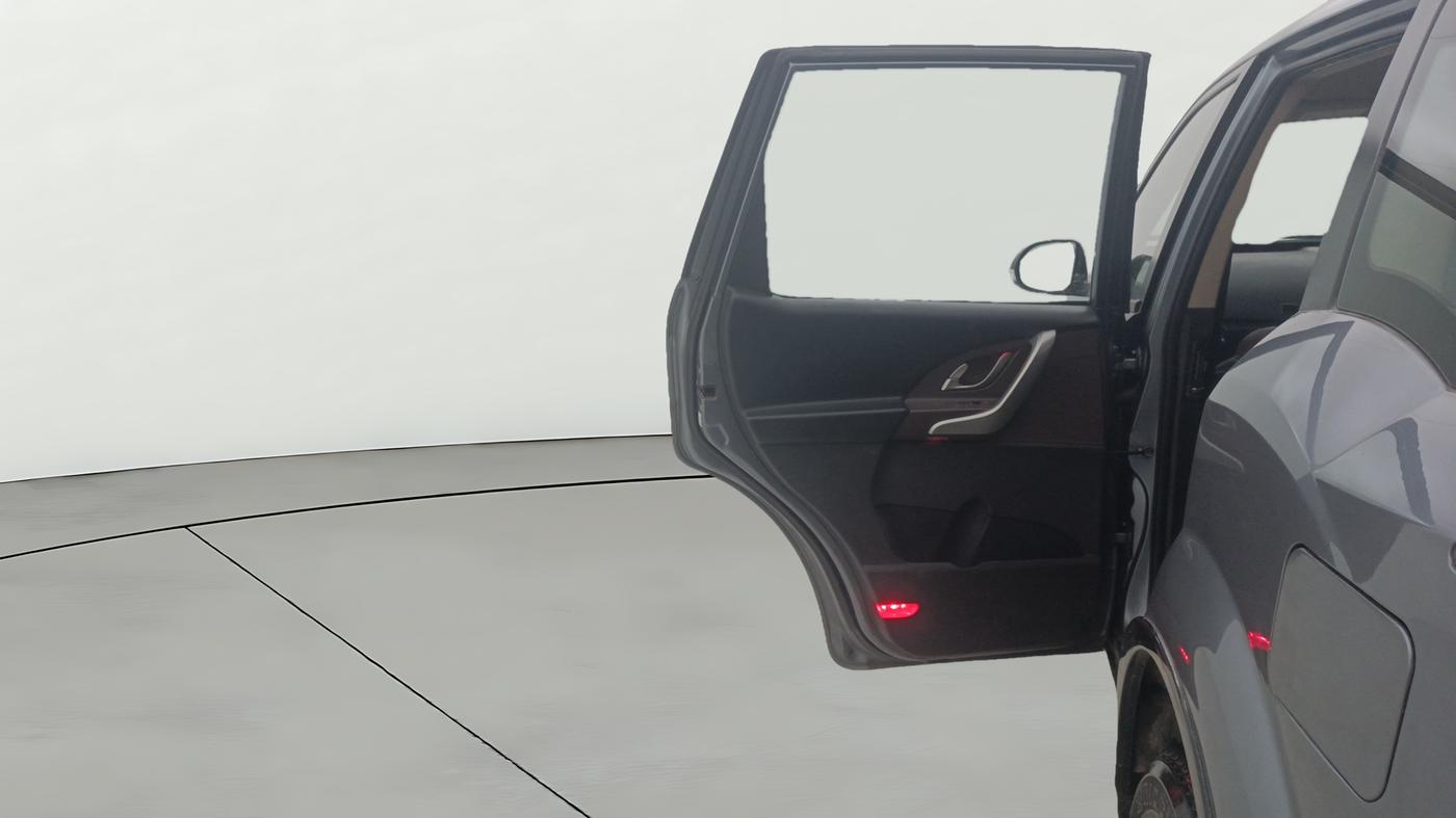 2014 Mahindra XUV500 W8, Diesel, Manual, 92,798 km, LHS Rear Door