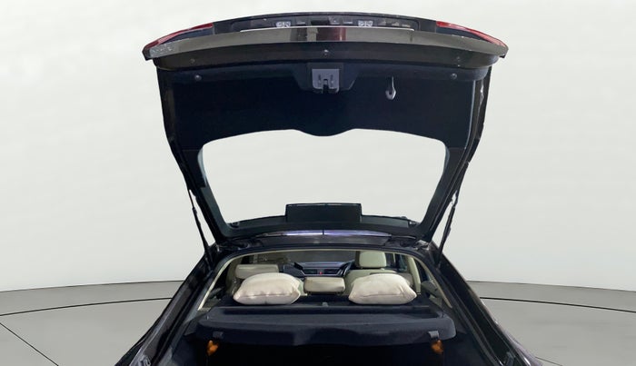 2019 Skoda Superb STYLE 1.8 TSI AT, Petrol, Automatic, 23,235 km, Boot Door Open