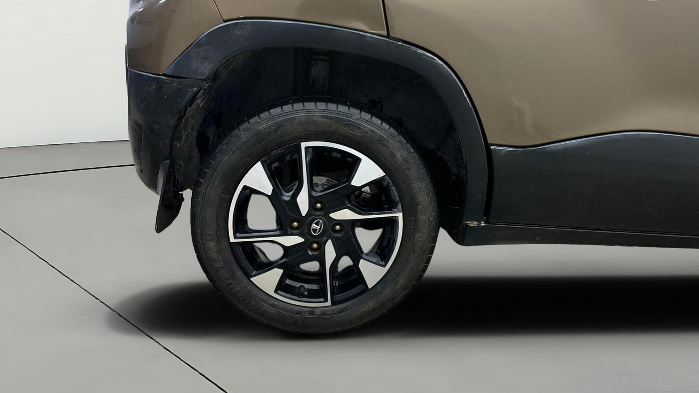 2022 Tata PUNCH CREATIVE  1.2 RTN DUAL TONE, Petrol, Manual, 65,672 km, Right Rear Wheel