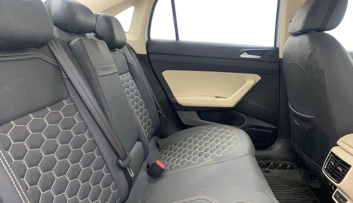2023 Volkswagen VIRTUS HIGHLINE TSI 1.0 MT, Petrol, Manual, 22,718 km, Right Side Rear Door Cabin
