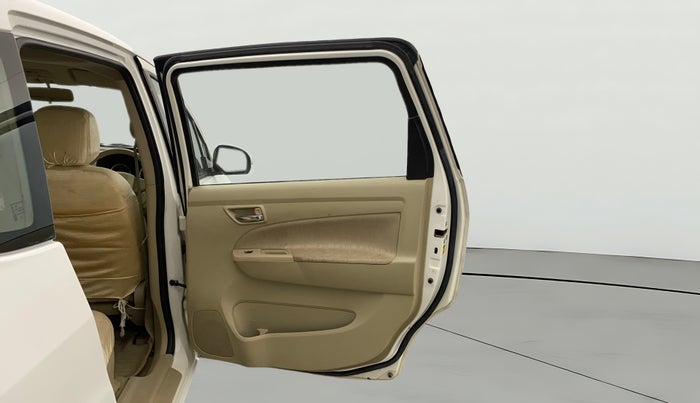 2015 Maruti Ertiga VXI, CNG, Manual, 70,614 km, RHS Rear Door