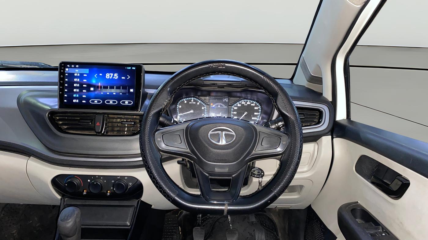 2021 Tata ALTROZ XE PETROL, Petrol, Manual, 46,633 km, Steering Wheel Close Up