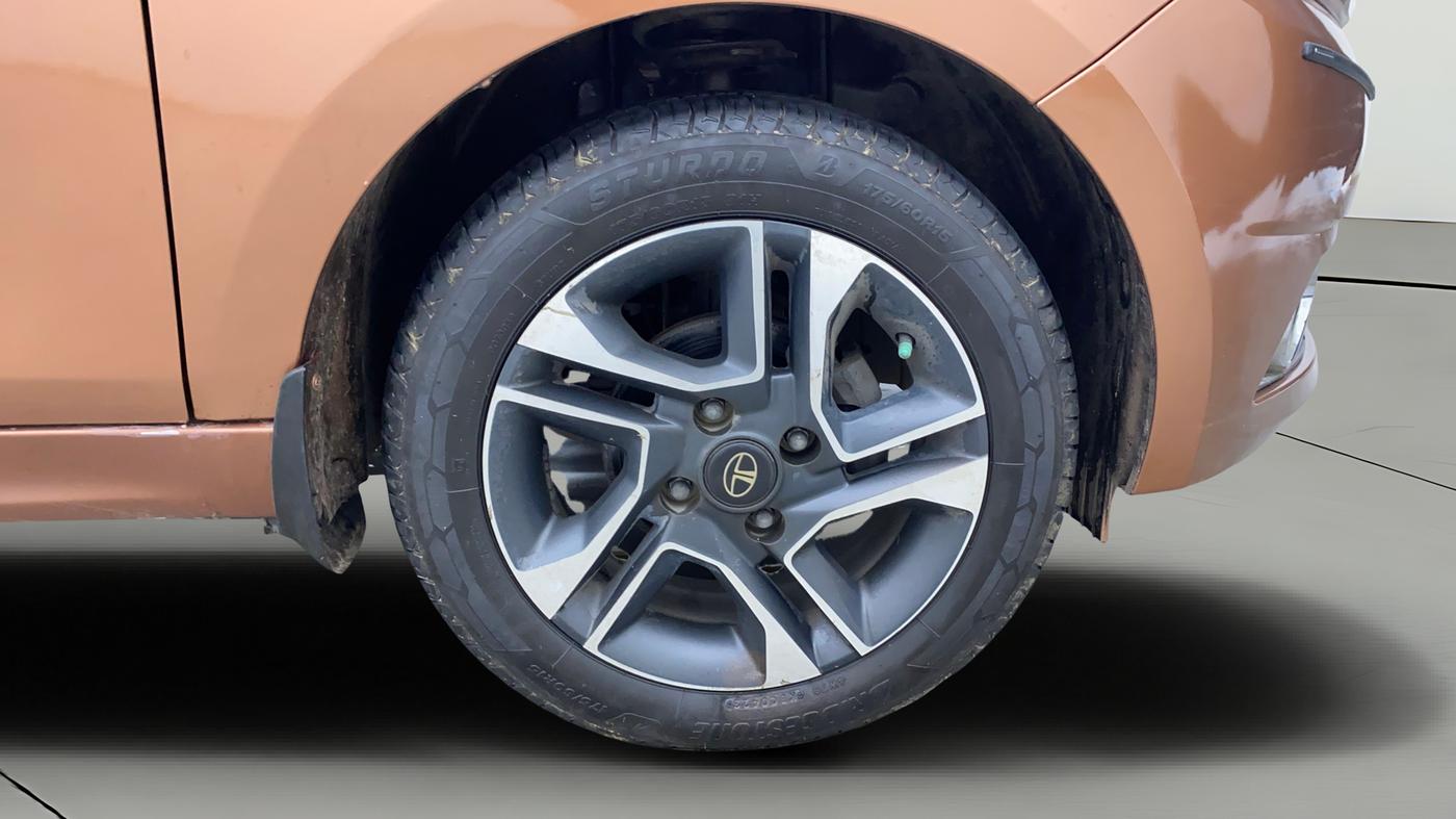 2017 Tata TIGOR XZA PETROL, Petrol, Automatic, 56,811 km, Right Front Wheel