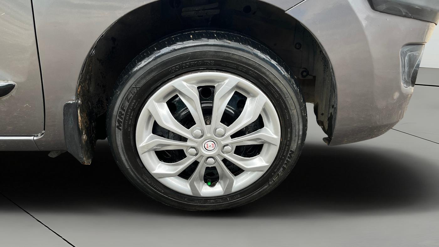 2013 Maruti Wagon R 1.0 VXI, Petrol, Manual, 60,308 km, Right Front Wheel