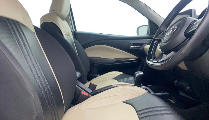 2023 Toyota Glanza V AMT, Petrol, Automatic, 30,032 km, Right Side Front Door Cabin