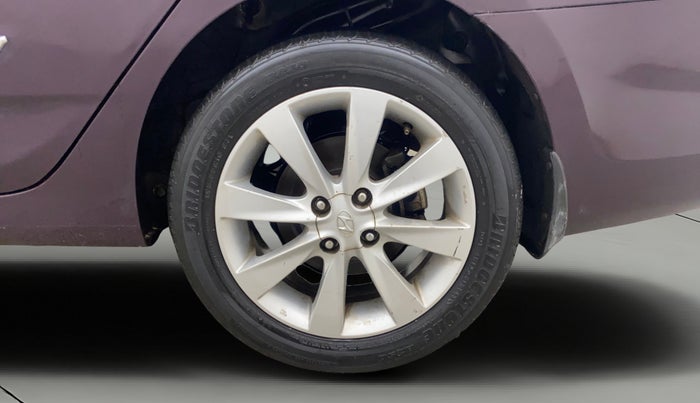 2012 Hyundai Verna FLUIDIC 1.6 VTVT SX, Petrol, Manual, 1,00,626 km, Left Rear Wheel