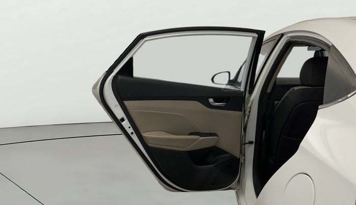 2018 Hyundai Verna 1.6 VTVT SX (O) AT, Petrol, Automatic, 90,449 km, LHS Rear Door