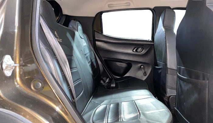 2017 Renault Kwid RXL 1.0, Petrol, Manual, 27,237 km, Right Side Rear Door Cabin