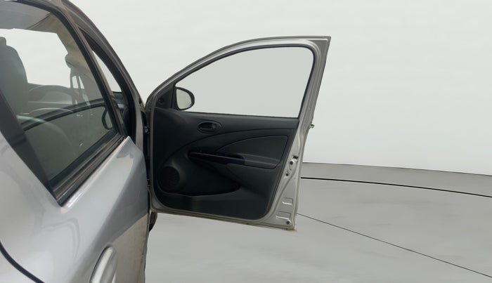 2013 Toyota Etios Liva GD, Diesel, Manual, 96,330 km, RHS Front Door