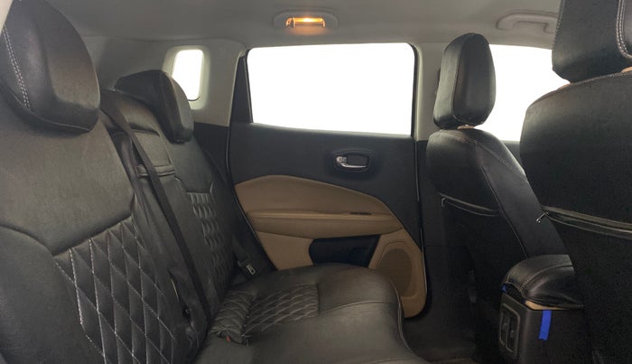 2017 Jeep Compass LONGITUDE (O) 2.0 DIESEL, Diesel, Manual, 85,899 km, Right Side Rear Door Cabin