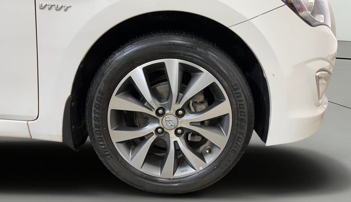 2016 Hyundai Verna 1.6 VTVT SX, Petrol, Manual, 31,443 km, Right Front Wheel
