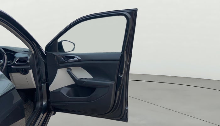 2021 Volkswagen TAIGUN TOPLINE 1.0 TSI MT, Petrol, Manual, 51,580 km, RHS Front Door