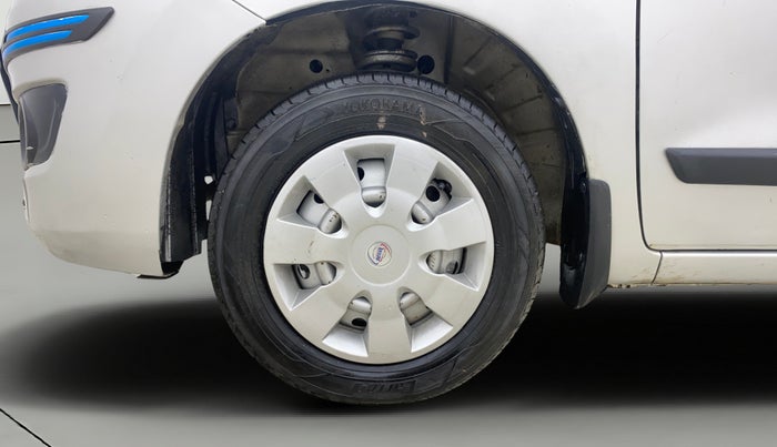 2016 Maruti Wagon R 1.0 LXI CNG, CNG, Manual, 66,397 km, Left Front Wheel
