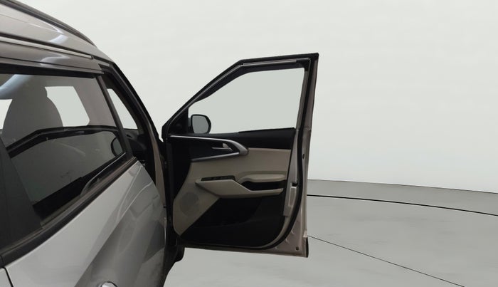 2023 KIA CARENS PREMIUM 1.5 PETROL 7 STR, Petrol, Manual, 16,676 km, RHS Front Door