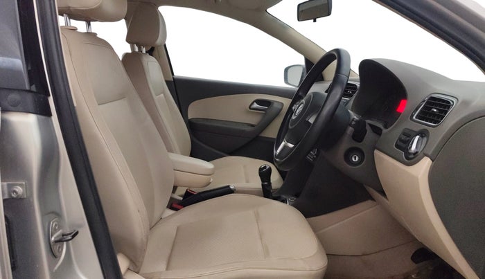 2013 Volkswagen Vento HIGHLINE 1.6 MPI, Petrol, Manual, 38,977 km, Right Side Front Door Cabin