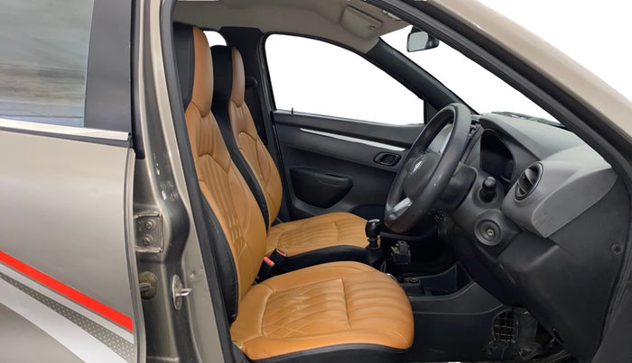 2016 Renault Kwid RXT 1.0, Petrol, Manual, 53,228 km, Right Side Front Door Cabin