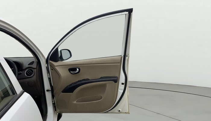 2013 Hyundai i10 MAGNA 1.2, Petrol, Manual, 1,34,639 km, RHS Front Door