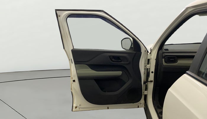 2022 Tata PUNCH ADVENTURE AMT, Petrol, Automatic, 30,374 km, LHS Front Door