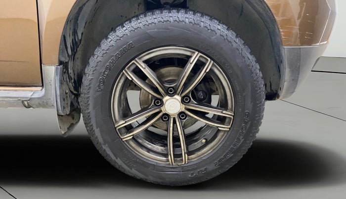 2013 Renault Duster RXL PETROL, Petrol, Manual, 1,12,488 km, Right Front Wheel