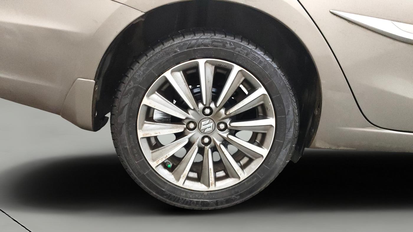 2019 Maruti Ciaz ALPHA 1.5 SHVS PETROL, Petrol, Manual, 53,286 km, Right Rear Wheel
